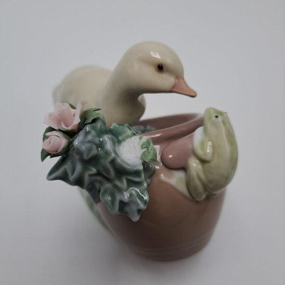 Lladro Porcelain Figurine #8025 "How Are You?" Duckling & Frog Damaged No Box - Picture 7 of 13